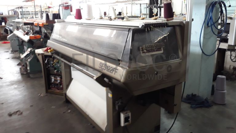 Máquina de confeção de malha