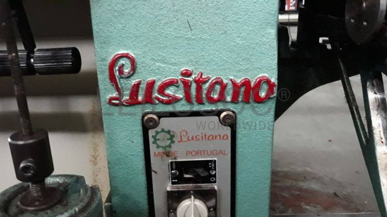 Máquina de confeção de malha