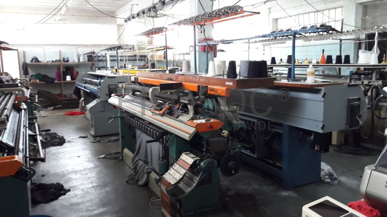 Máquina de confeção de malha