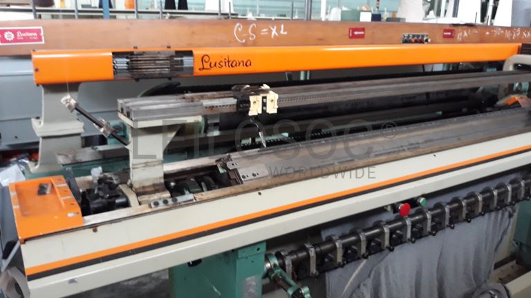 Máquina de confeção de malha