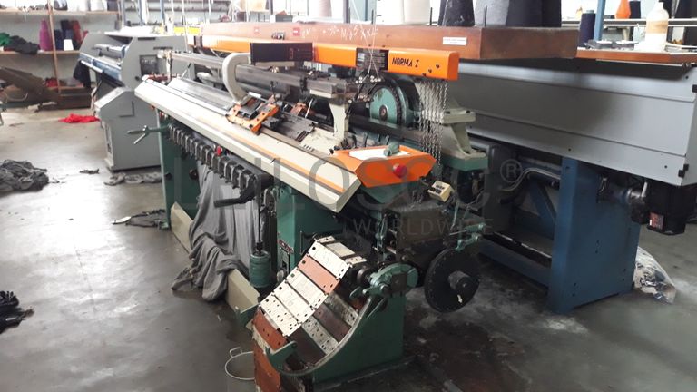 Máquina de confeção de malha