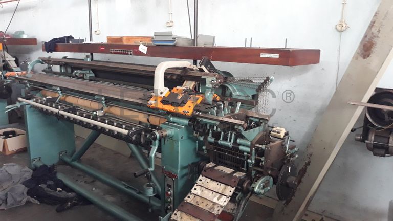 Máquina de confeção de malha