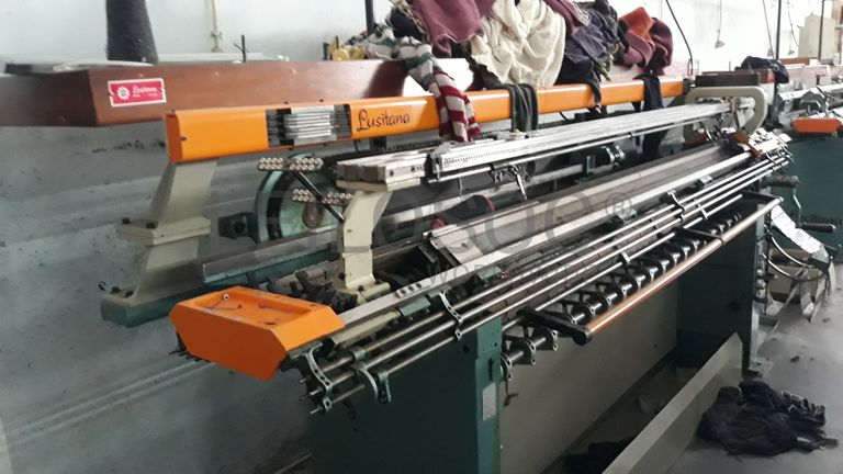 Máquina de confeção de malha