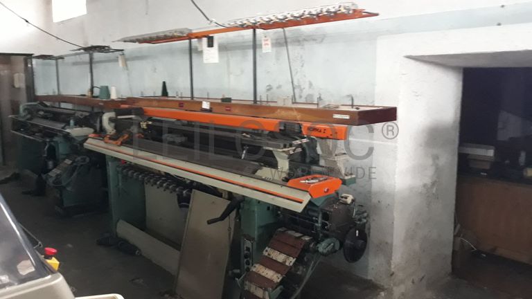 Máquina de confeção de malha
