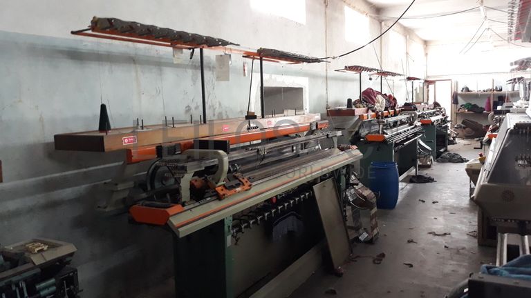 Máquina de confeção de malha