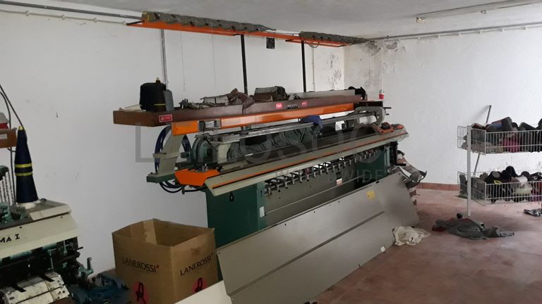 Máquina de confeção de malha