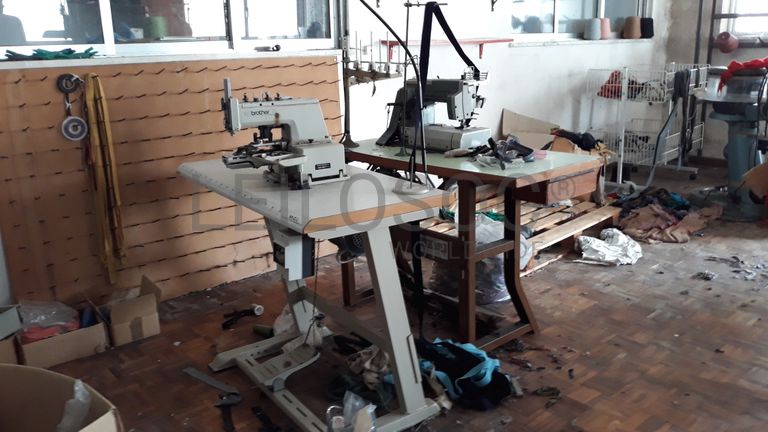 Máquina de colocar botões