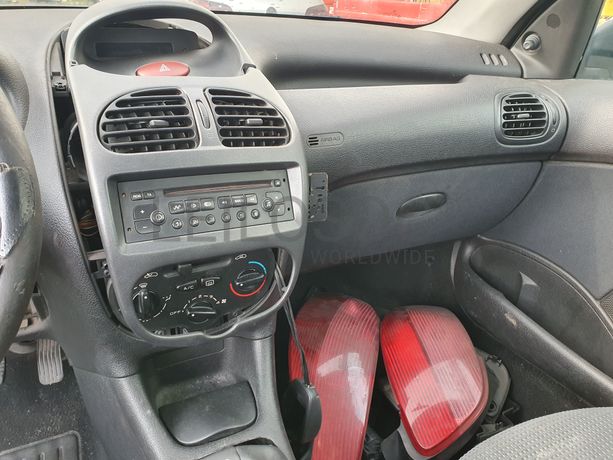 Peugeot 206 1.4 HDI · Ano 2003