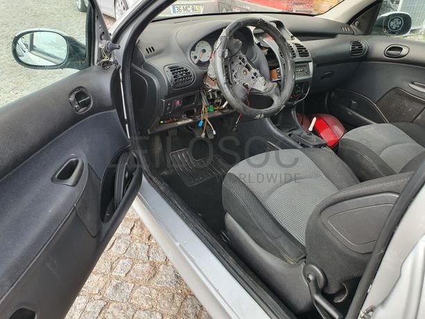 Peugeot 206 1.4 HDI · Ano 2003