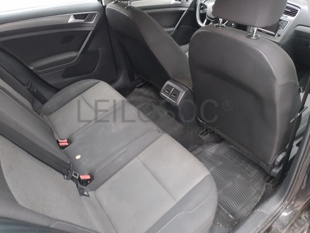 Volkswagen Golf 1.6 TDI · Ano 2014