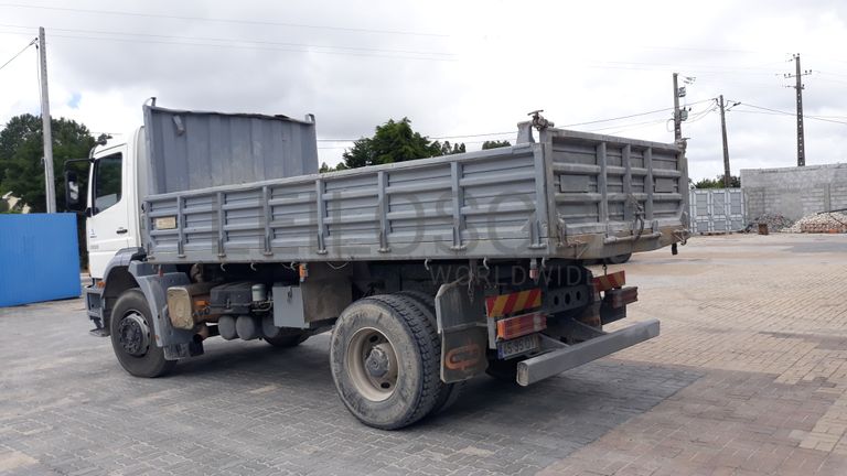 Mercedes-Benz Atego 1828 com báscula