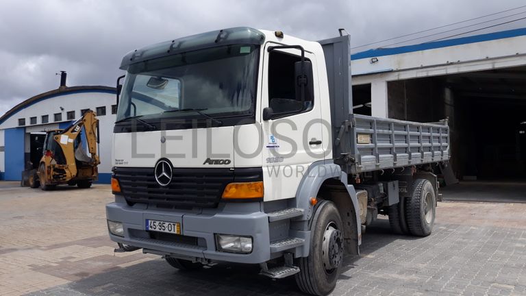 Mercedes-Benz Atego 1828 com báscula