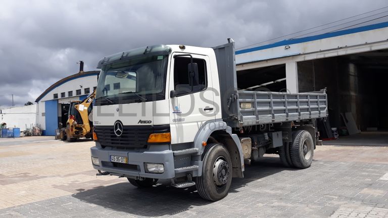 Mercedes-Benz Atego 1828 com báscula
