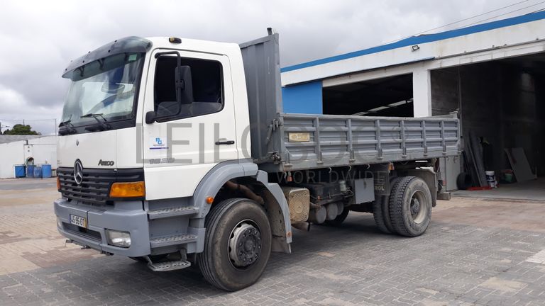 Mercedes-Benz Atego 1828 com báscula