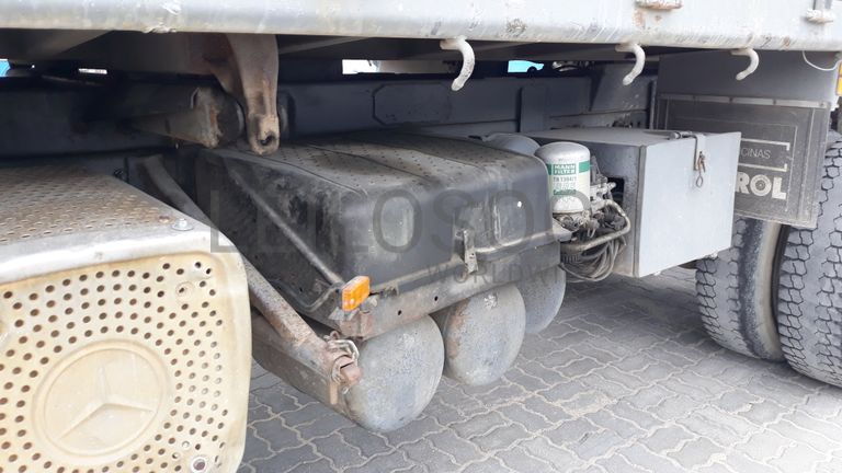 Mercedes-Benz Atego 1828 com báscula