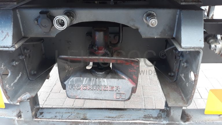 Scania 93M com báscula e grua