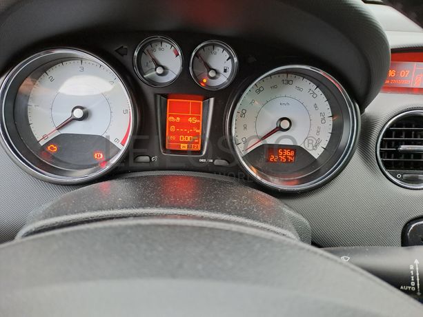 Peugeot 308 1.6 HDI  · Ano 2011