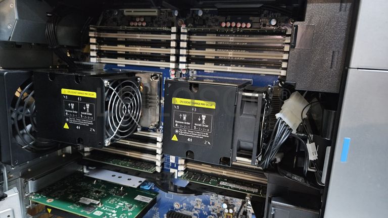 Computador Completo Torre Workstation HP Z8 G4 e Monitor Samsung LH32MEB