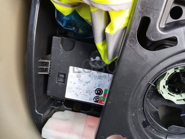 Peugeot 208 1.6 BlueHDI · Ano 2016