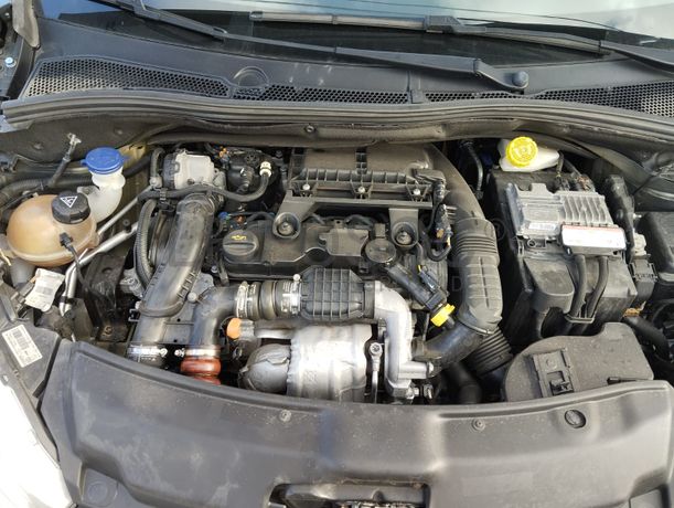 Peugeot 208 1.6 BlueHDI · Ano 2016