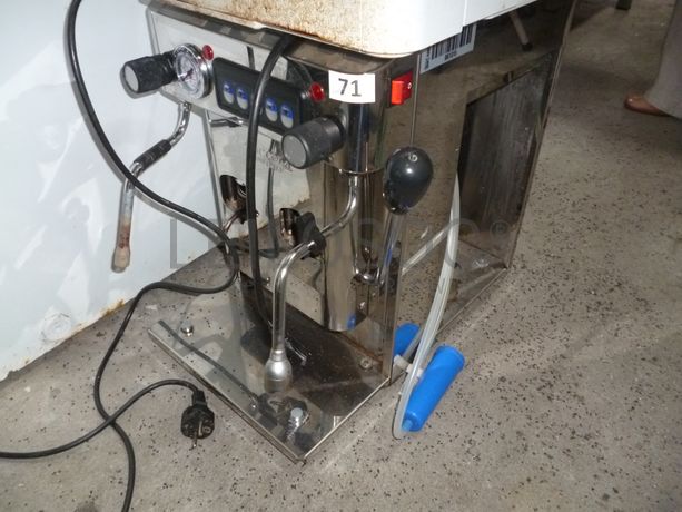 Máquina de café + Equipamento Diverso