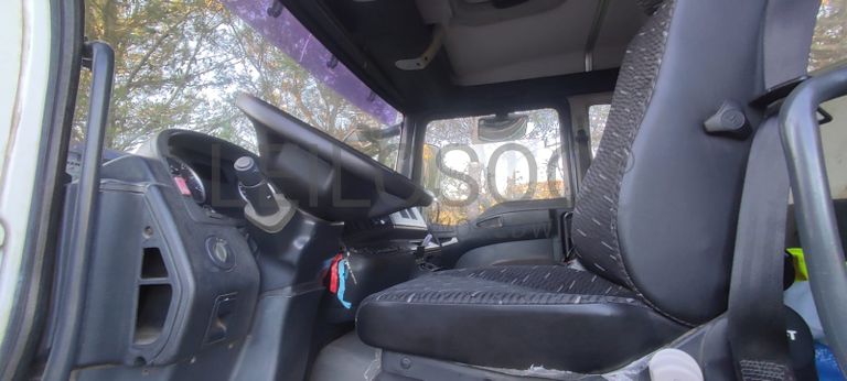 MAN 35.360 8/4 c/ Grua