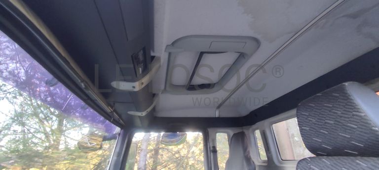 MAN 35.360 8/4 c/ Grua