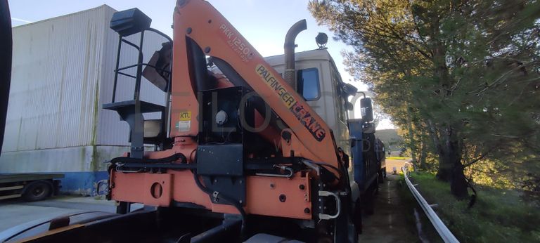 MAN 35.360 8/4 c/ Grua