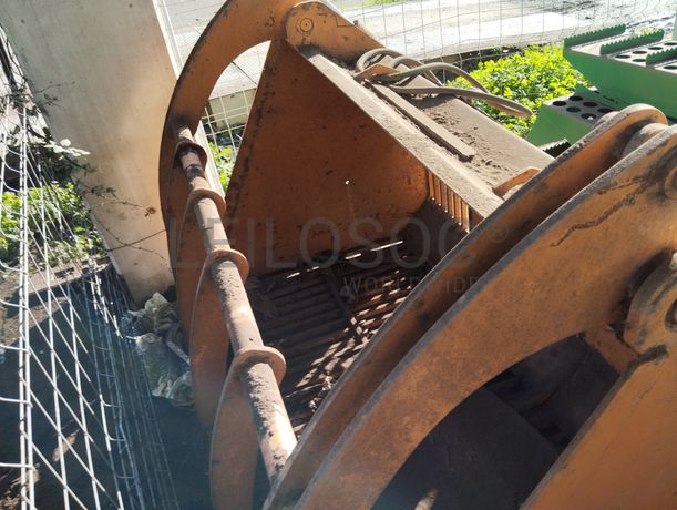 Balde de Crivo com Grifa Hidráulica · Ano 2016