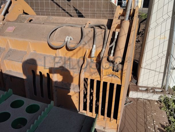 Balde de Crivo com Grifa Hidráulica · Ano 2016