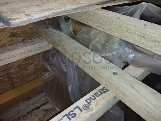 Caixa e Raspador Traseiros de Trator de Rastos · Ano 2018