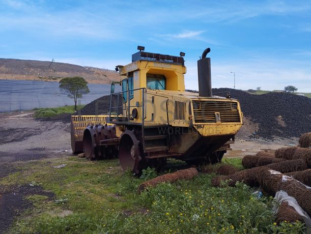 Compactador BOMAG BC 672 · Ano 2004