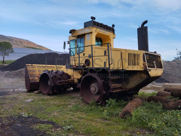 Compactador BOMAG BC 672 · Ano 2004