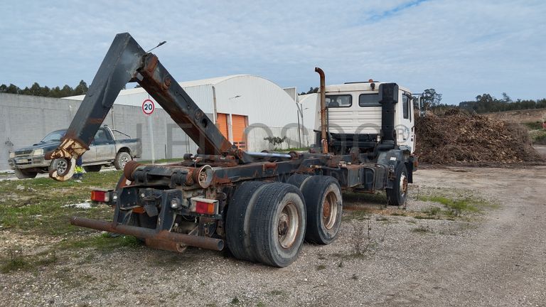 MAN 26.343 com Ampliroll · Ano 1998