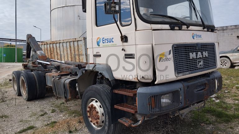 MAN 26.343 com Ampliroll · Ano 1998