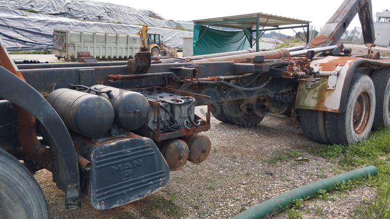 MAN 26.343 com Ampliroll · Ano 1998