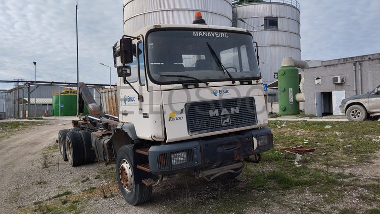 MAN 26.343 com Ampliroll · Ano 1998