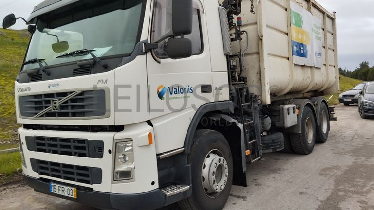 Volvo FM340 com grua