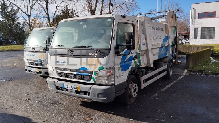 Mitsubishi FUSO 7C15 com Caixa Compactadora · Ano 2010