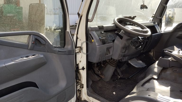 Mitsubishi FUSO 7C15 com Caixa Compactadora · Ano 2010