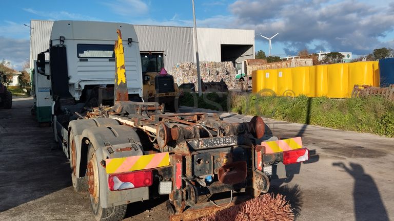 MAN TGX26.440 com Ampliroll · Ano 2009