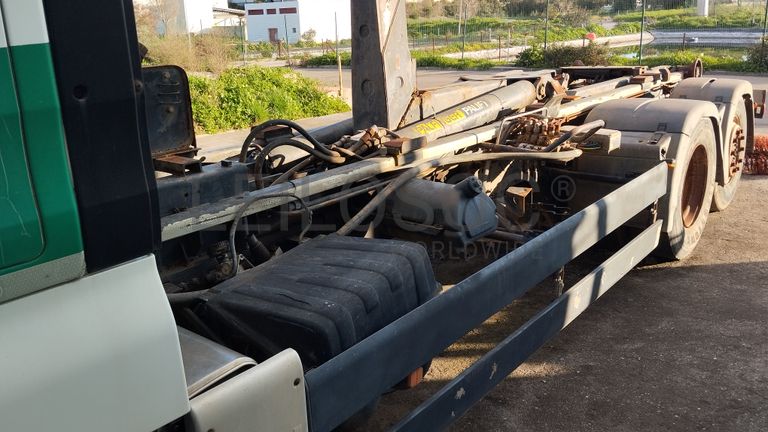 MAN TGX26.440 com Ampliroll · Ano 2009