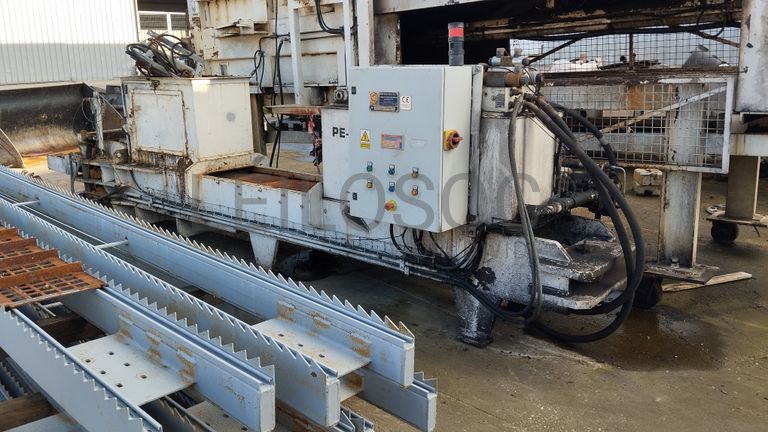 Prensa de enfardar latas · Ano 2012