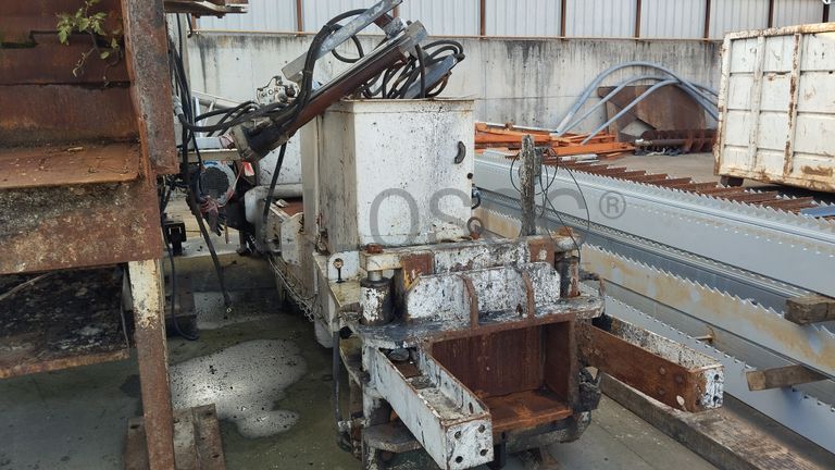 Prensa de enfardar latas · Ano 2012