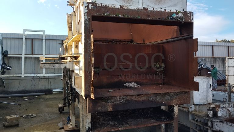 Prensa de Estação de Transferência · Ano 2001