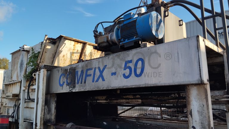 Prensa de Estação de Transferência · Ano 2001