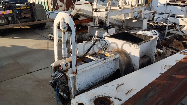 Prensa de Abertura de Garrafas Óleo · Ano 2012