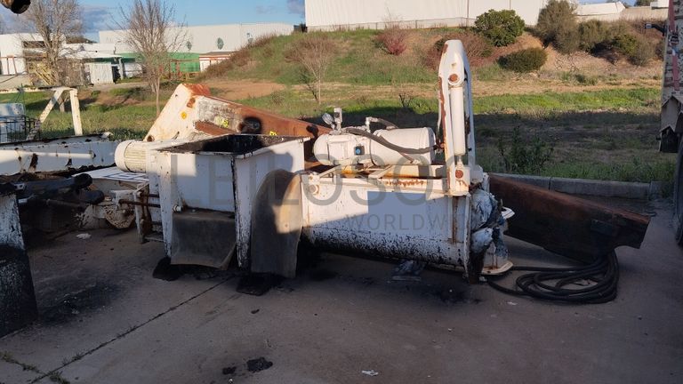 Prensa de Abertura de Garrafas Óleo · Ano 2012