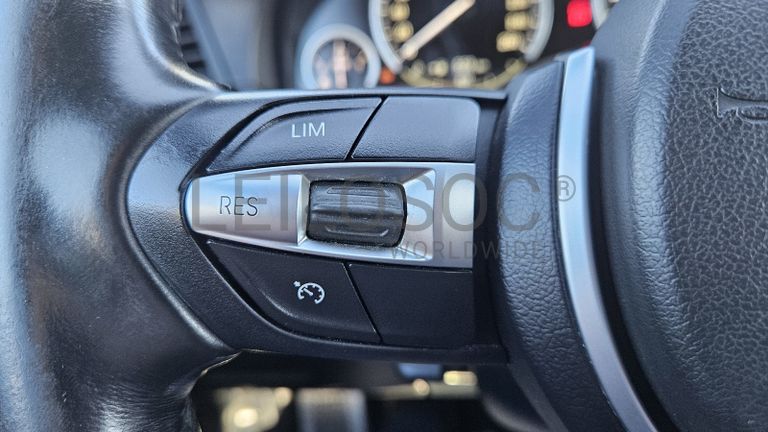 BMW 525d  2.0D bi turbo · Ano 2014