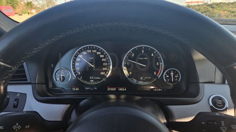 BMW 525d  2.0D bi turbo · Ano 2014